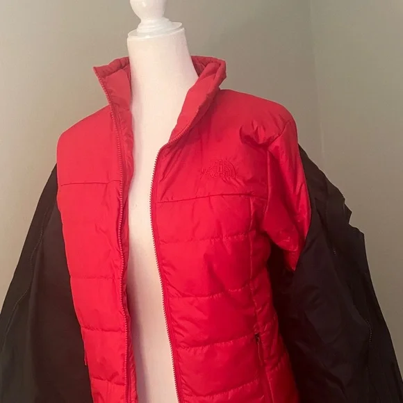The North Face Men's Bold Red and Black Performance Jacket - Picture 13 of 16